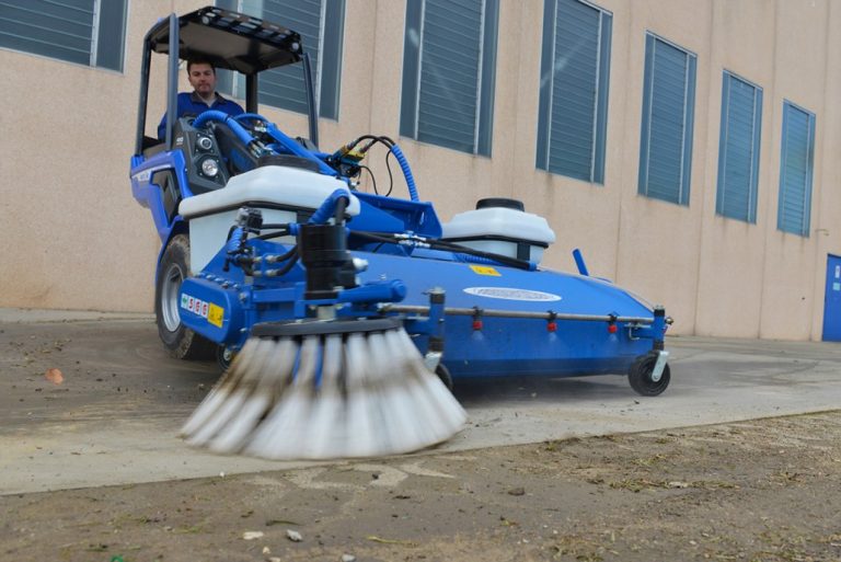 MULTIONE Sweeper with Collector & Humidification Kit product image 3