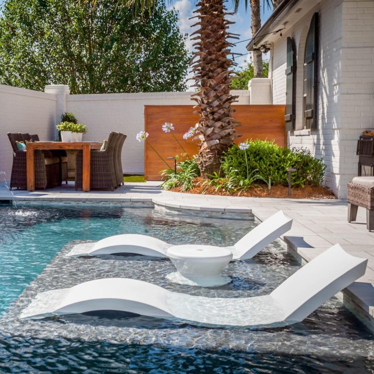Signature Chaise Deep